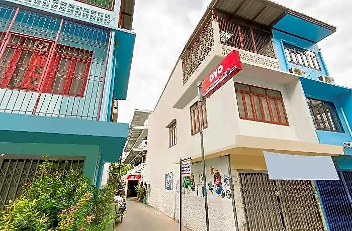 Hotell Oyo 525 Mrt Phetkasem 48/1 Place 2*