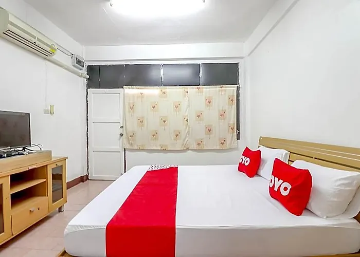 Hotell Oyo 525 Mrt Phetkasem 48/1 Place
