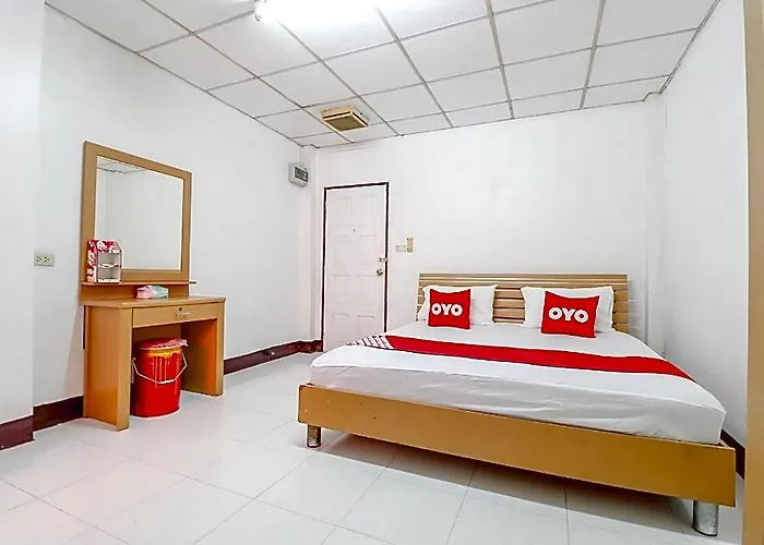Oyo 525 Mrt Phetkasem 48/1 Place Hotell 2*