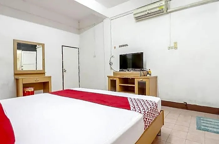 Oyo 525 Mrt Phetkasem 48/1 Place Hotell